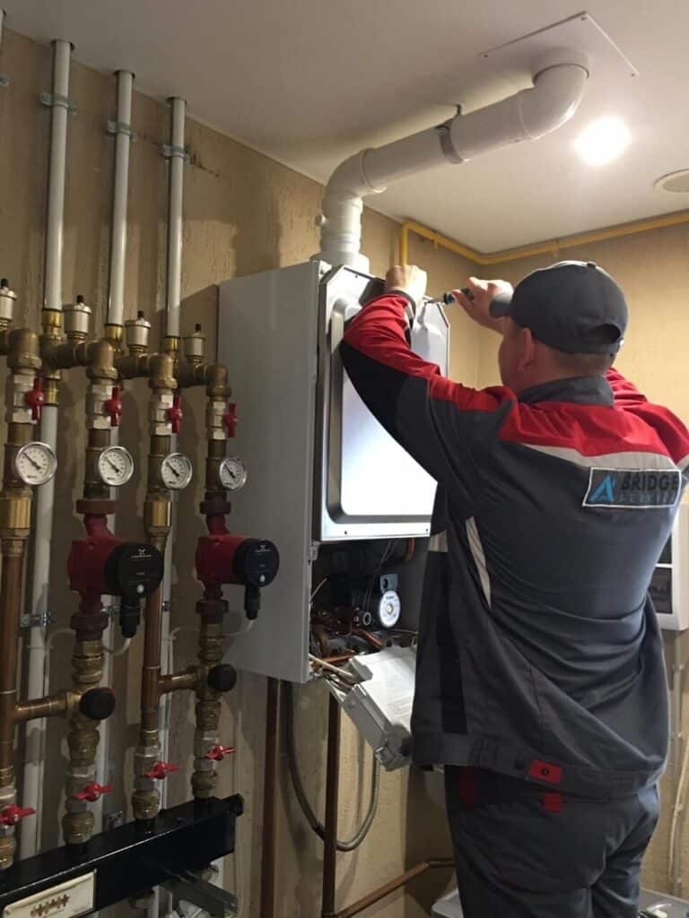 Монтаж труб отопления